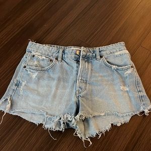 ZARA JEAN SHORTS SIZE 6 ADORABLE!!!